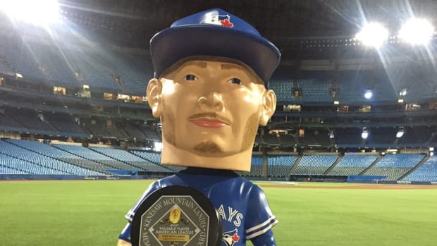blue-jays-josh-donaldson-life-sized-bobblehead-photo.jpg